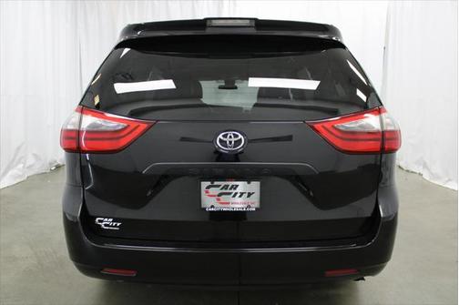 2020 Toyota Sienna SE