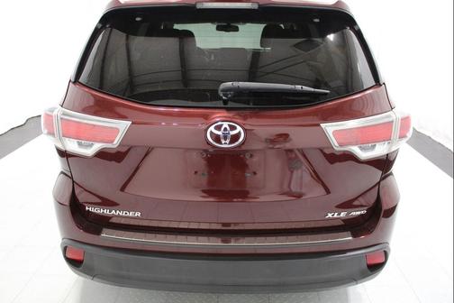 Ooh La La Rouge Mica 2016 Toyota Highlander XLE