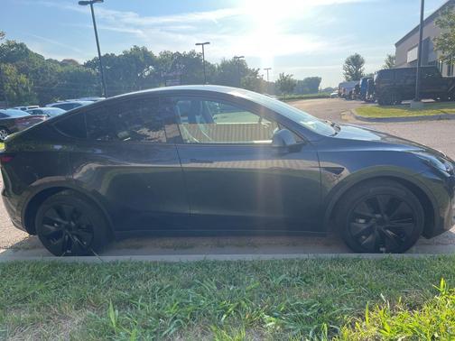 2025 Tesla Model Y Long Range Dual Motor All-Wheel Drive
