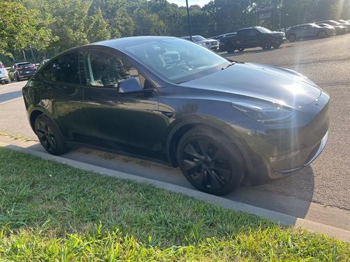 2025 Tesla Model Y Long Range Dual Motor All-Wheel Drive