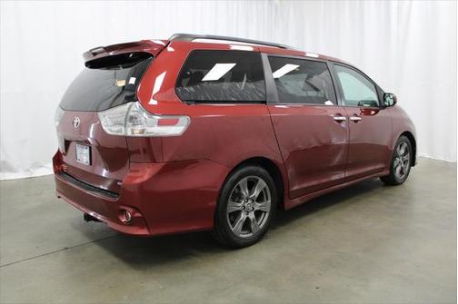 2018 Toyota Sienna SE