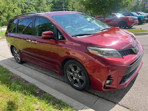 2018 Toyota Sienna SE