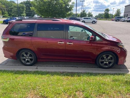 2018 Toyota Sienna SE
