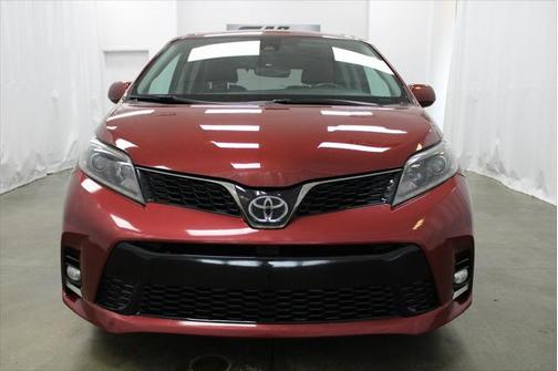 2018 Toyota Sienna SE