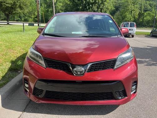 2018 Toyota Sienna SE