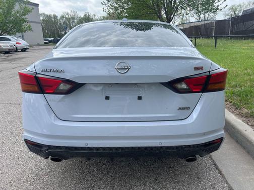 Gray Sky Pearl 2024 Nissan Altima SR Intelligent AWD