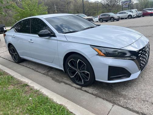 Gray Sky Pearl 2024 Nissan Altima SR Intelligent AWD