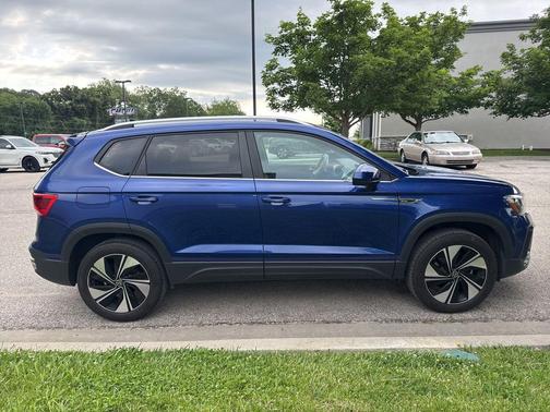 Blue 2024 Volkswagen Taos 1.5T SE