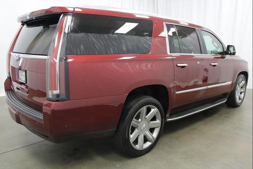 2017 Cadillac Escalade ESV Luxury