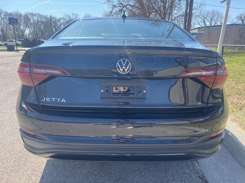 Deep Black 2024 Volkswagen Jetta 1.5T Sport