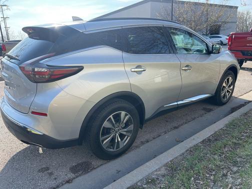 Brilliant Silver Metallic 2023 Nissan Murano SV FWD