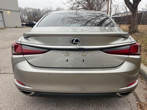 2019 Lexus ES 350 Base