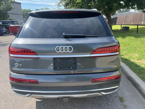 2020 Audi Q7 55 Premium Plus