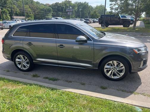 2020 Audi Q7 55 Premium Plus