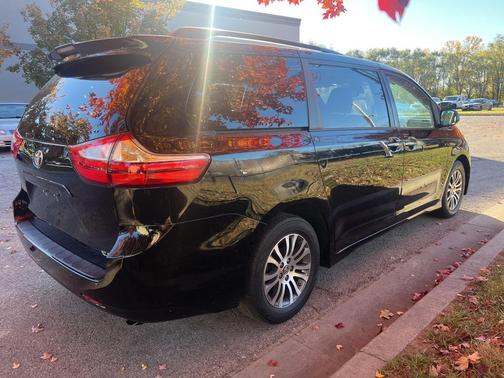 2019 Toyota Sienna XLE