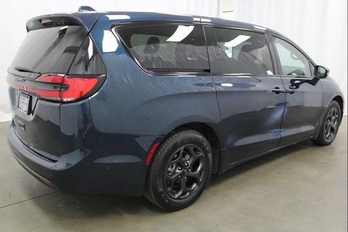 2022 Chrysler Pacifica Hybrid Limited