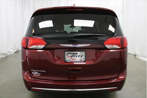 2020 Chrysler Pacifica Touring-L Plus