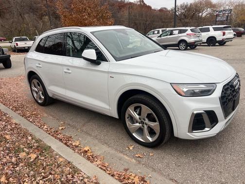 2022 Audi Q5 45 S line Premium Plus