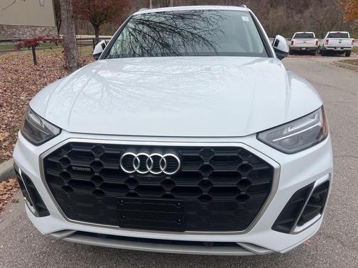 2022 Audi Q5 45 S line Premium Plus