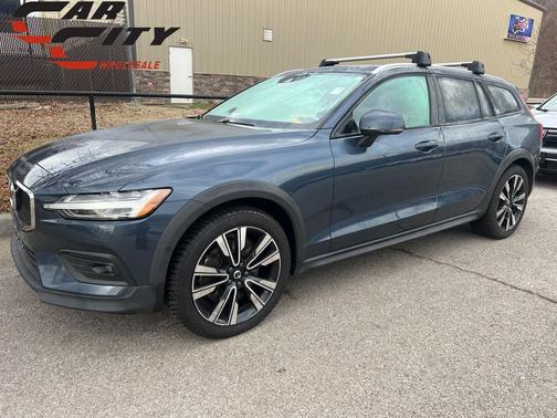 2022 Volvo V60 Cross Country T5