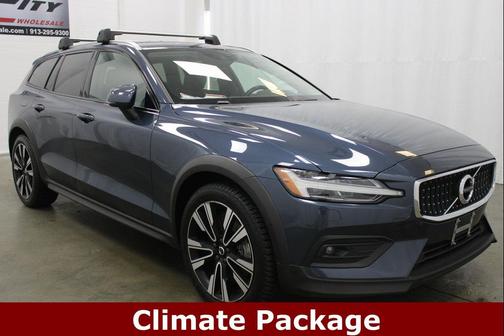 2022 Volvo V60 Cross Country T5