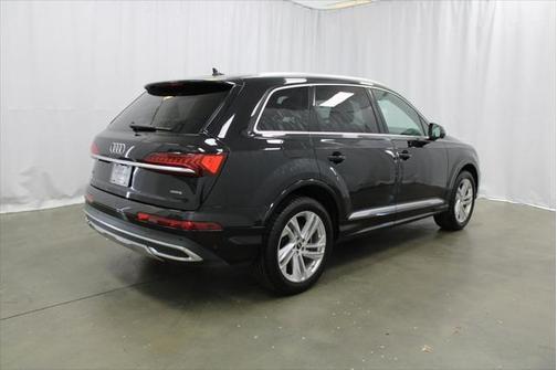 2022 Audi Q7 55 Premium Plus