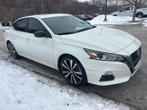 2021 Nissan Altima SR FWD