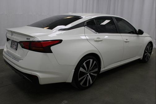 2021 Nissan Altima SR FWD