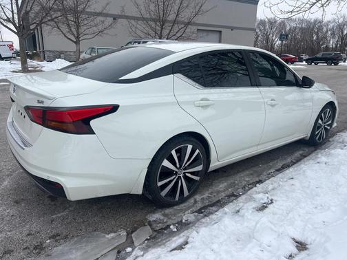 2021 Nissan Altima SR FWD