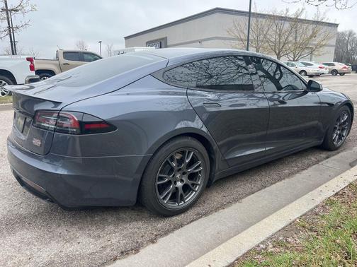 2022 Tesla Model S Plaid