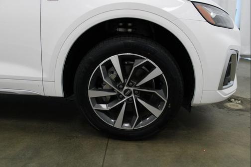 2022 Audi Q5 45 S line Premium Plus