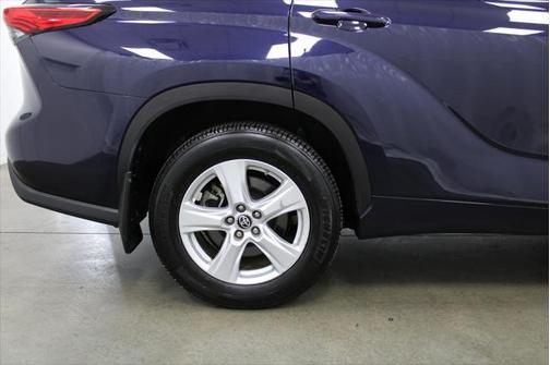 2020 Toyota Highlander LE
