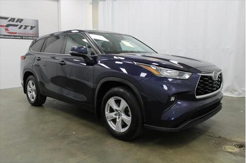 2020 Toyota Highlander LE