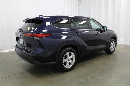 2020 Toyota Highlander LE