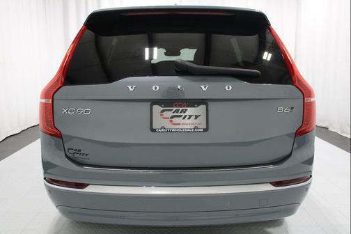 Thunder Grey Metallic 2023 Volvo XC90 B6 Plus 7-Seater