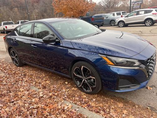 2024 Nissan Altima SR FWD