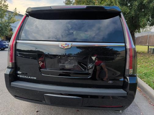 2020 Cadillac Escalade Premium Luxury