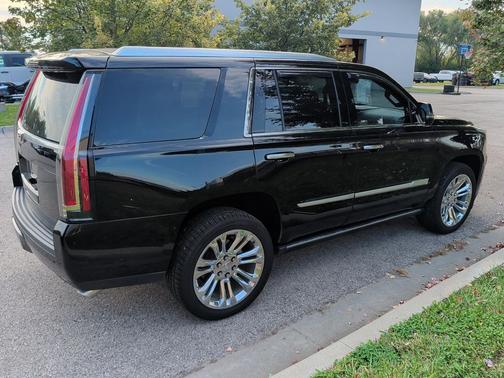 2020 Cadillac Escalade Premium Luxury