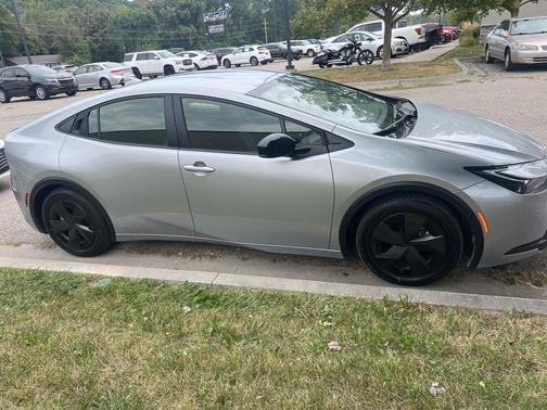 2024 Toyota Prius LE