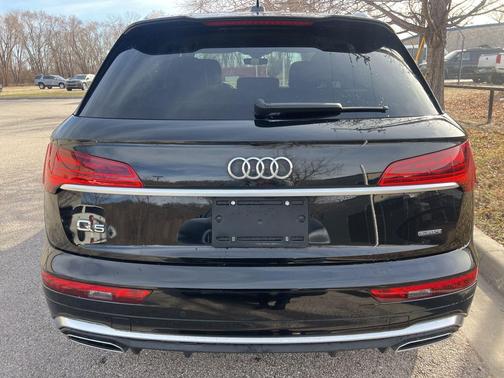2023 Audi Q5 45 S line Premium