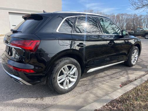 2023 Audi Q5 45 S line Premium