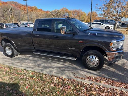 2021 RAM 3500 Laramie Crew Cab 4x4 8' Box