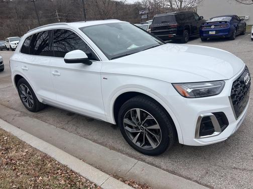 2023 Audi Q5 45 S line Premium Plus