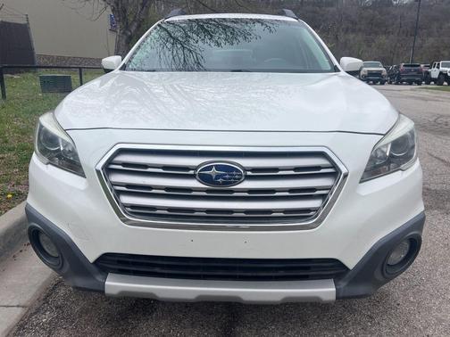Crystal White Pearl 2016 Subaru Outback 2.5i Limited