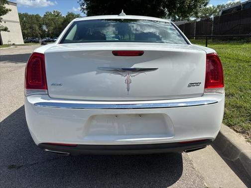 2019 Chrysler 300 Limited