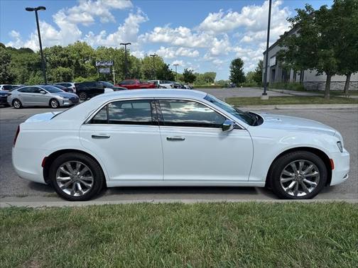 2019 Chrysler 300 Limited
