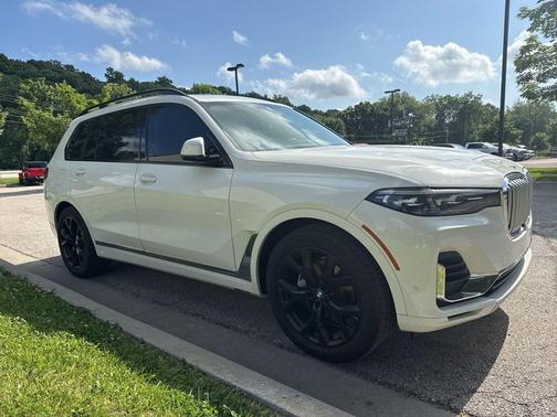 Alpine White 2021 BMW X7 xDrive40i