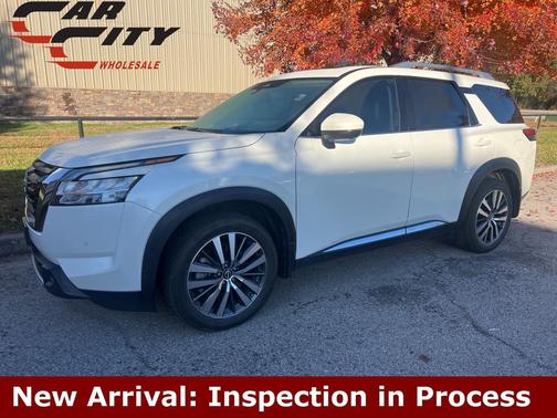 2022 Nissan Pathfinder Platinum 2WD