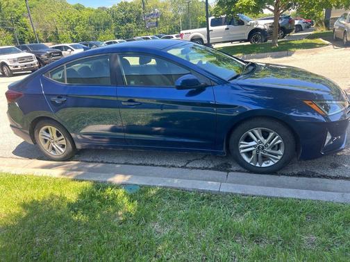Lakeside Blue 2019 Hyundai ELANTRA SEL