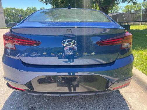 Lakeside Blue 2019 Hyundai ELANTRA SEL